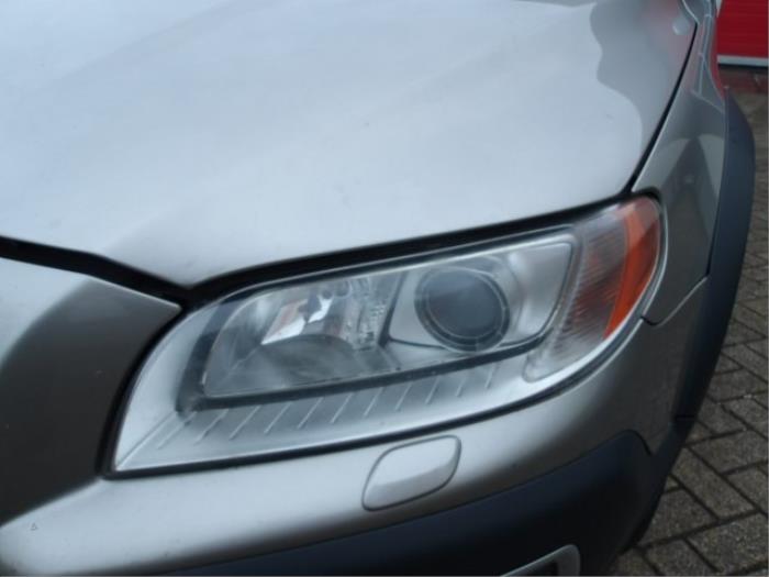 Volvo XC70 2.4 D5 20V AWD Sloopvoertuig (2008, Metallic, Zilvergrijs)