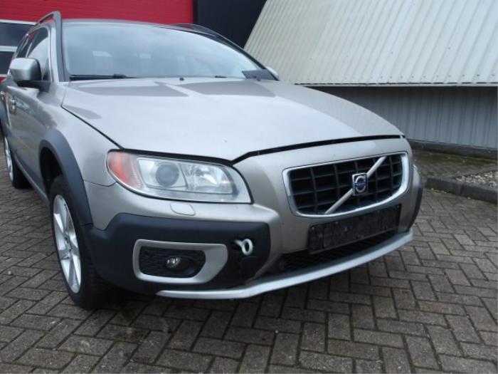 Volvo XC70 2.4 D5 20V AWD Sloopvoertuig (2008, Metallic, Zilvergrijs)