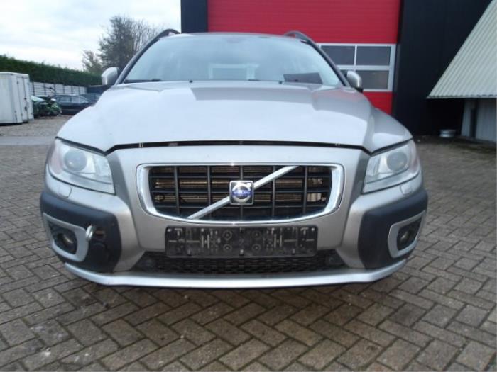 Volvo XC70 2.4 D5 20V AWD Sloopvoertuig (2008, Metallic, Zilvergrijs)