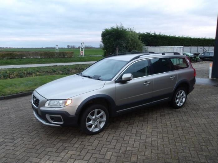Volvo XC70 2.4 D5 20V AWD Sloopvoertuig (2008, Metallic, Zilvergrijs)
