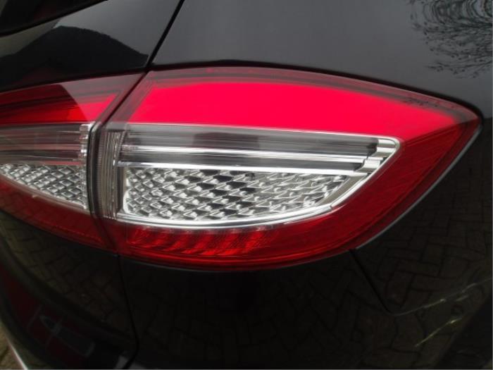 Ford Mondeo IV Wagon 1.6 TDCi 16V Sloopvoertuig (2011, Metallic, Zwart)