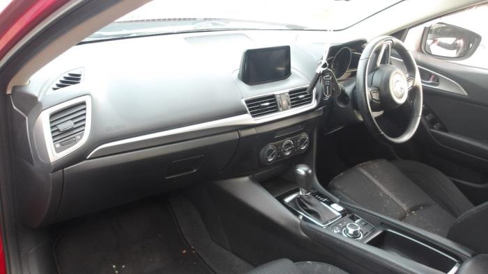 Mazda 3 2.0 SkyActiv-G 120 16V Sloopvoertuig (2017, Rood)