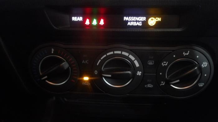 Mazda 3 2.0 SkyActiv-G 120 16V Sloopvoertuig (2017, Rood)