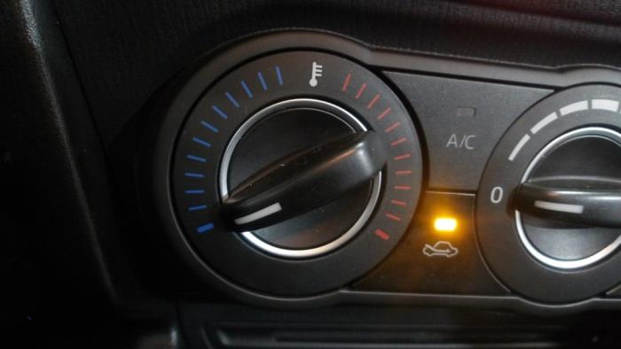 Mazda 3 2.0 SkyActiv-G 120 16V Sloopvoertuig (2017, Rood)