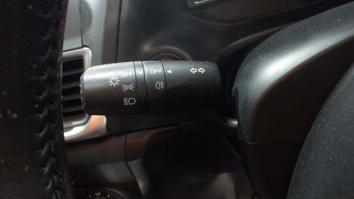 Mazda 3 2.0 SkyActiv-G 120 16V Sloopvoertuig (2017, Rood)