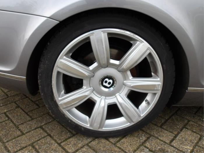 Bentley Continental GT 6.0 W12 48V Sloopvoertuig (2006, Grijs)
