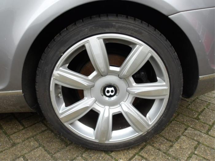 Bentley Continental GT 6.0 W12 48V Sloopvoertuig (2006, Grijs)