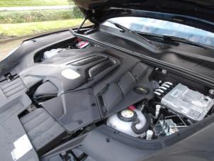 Porsche Cayenne III 3.0 V6 Turbo 24V E-Hybrid Sloopvoertuig (2022, Zwart)
