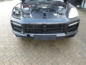 Porsche Cayenne III 3.0 V6 Turbo 24V E-Hybrid Sloopvoertuig (2022, Zwart)