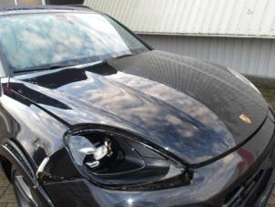 Porsche Cayenne III 3.0 V6 Turbo 24V E-Hybrid Sloopvoertuig (2022, Zwart)