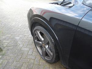 Porsche Cayenne III 3.0 V6 Turbo 24V E-Hybrid Sloopvoertuig (2022, Zwart)