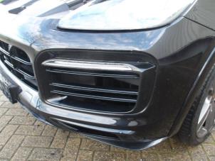 Porsche Cayenne III 3.0 V6 Turbo 24V E-Hybrid Sloopvoertuig (2022, Zwart)