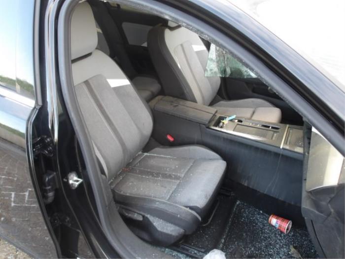 Opel Astra L 1.6 Plug-in Hybrid Turbo 16V Sloopvoertuig (2022, Metallic, Zwart)