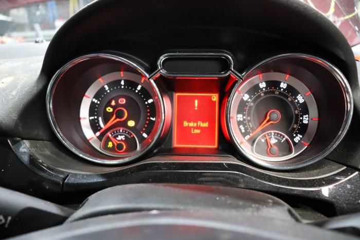 Opel Adam 1.2 16V Sloopvoertuig (2015, Rood)