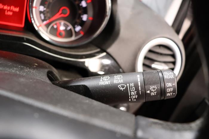 Opel Adam 1.2 16V Sloopvoertuig (2015, Rood)