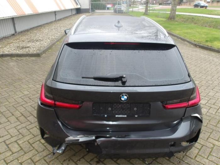BMW 3 serie Touring 320i 2.0 TwinPower Turbo 16V Sloopvoertuig (2019, Metallic, Zilvergrijs)