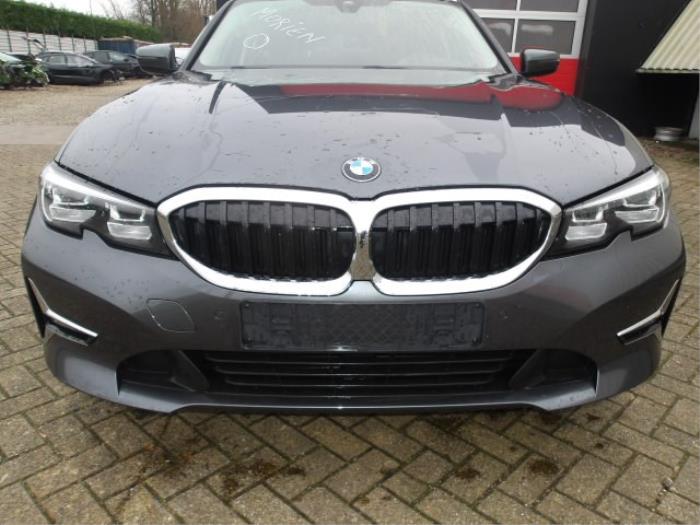 BMW 3 serie Touring 320i 2.0 TwinPower Turbo 16V Sloopvoertuig (2019, Metallic, Zilvergrijs)