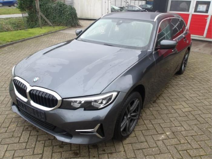 BMW 3 serie Touring 320i 2.0 TwinPower Turbo 16V Sloopvoertuig (2019, Metallic, Zilvergrijs)