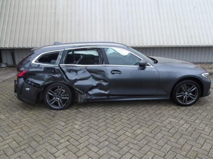 BMW 3 serie Touring 320i 2.0 TwinPower Turbo 16V Sloopvoertuig (2019, Metallic, Zilvergrijs)