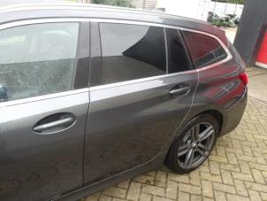 BMW 3 serie Touring 320i 2.0 TwinPower Turbo 16V Sloopvoertuig (2019, Metallic, Zilvergrijs)