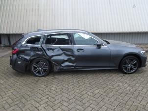 BMW 3 serie Touring 320i 2.0 TwinPower Turbo 16V Sloopvoertuig (2019, Metallic, Zilvergrijs)