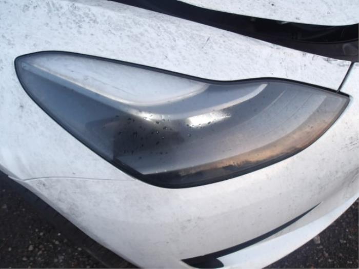 Tesla Model 3 Standard RWD Plus 60 kWh Sloopvoertuig (2021, Wit)