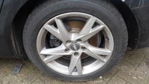 Audi A4 1.8 TFSI 16V Sloopvoertuig (2013, Metallic, Zwart)