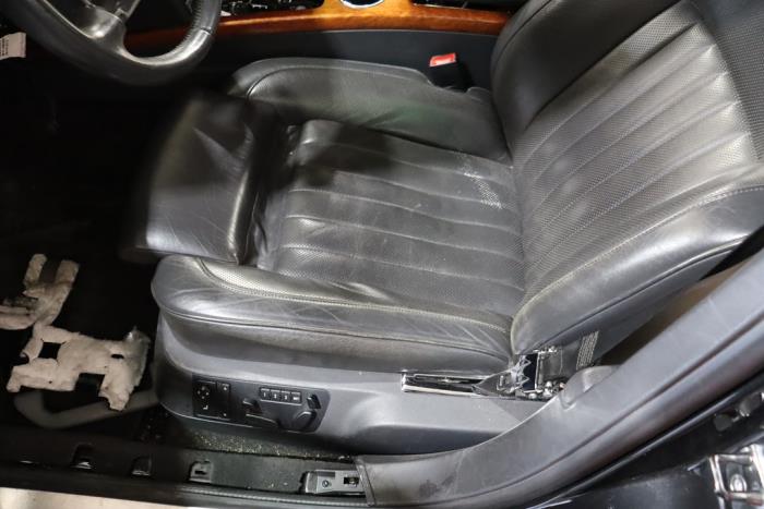 Volkswagen Phaeton 6.0 W12 48V 4Motion Sloopvoertuig (2002, Metallic, Zwart)