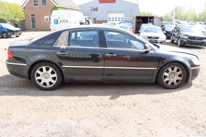 Volkswagen Phaeton 6.0 W12 48V 4Motion Sloopvoertuig (2002, Metallic, Zwart)