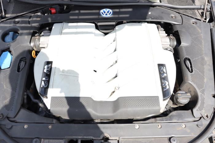 Volkswagen Phaeton 6.0 W12 48V 4Motion Sloopvoertuig (2002, Metallic, Zwart)