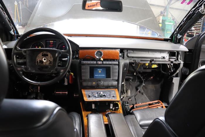 Volkswagen Phaeton 6.0 W12 48V 4Motion Sloopvoertuig (2002, Metallic, Zwart)