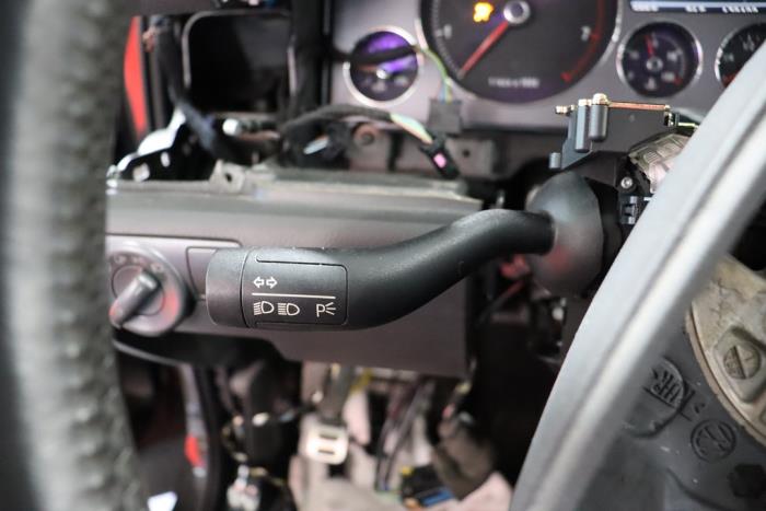 Volkswagen Phaeton 6.0 W12 48V 4Motion Sloopvoertuig (2002, Metallic, Zwart)