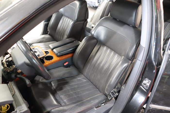 Volkswagen Phaeton 6.0 W12 48V 4Motion Sloopvoertuig (2002, Metallic, Zwart)