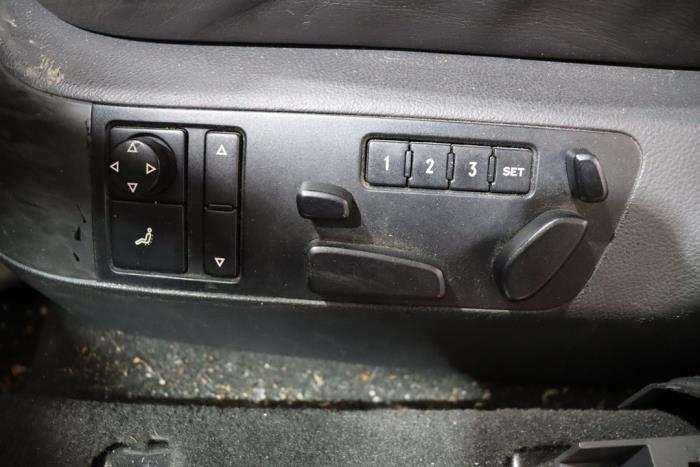 Volkswagen Phaeton 6.0 W12 48V 4Motion Sloopvoertuig (2002, Metallic, Zwart)