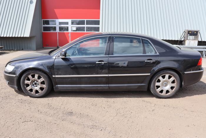 Volkswagen Phaeton 6.0 W12 48V 4Motion Sloopvoertuig (2002, Metallic, Zwart)
