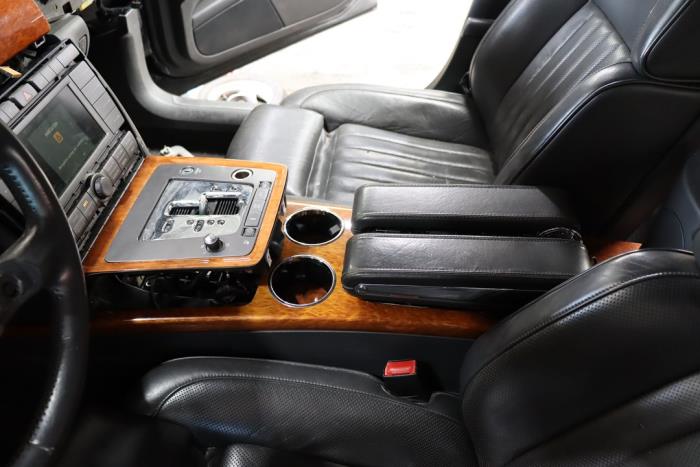 Volkswagen Phaeton 6.0 W12 48V 4Motion Sloopvoertuig (2002, Metallic, Zwart)