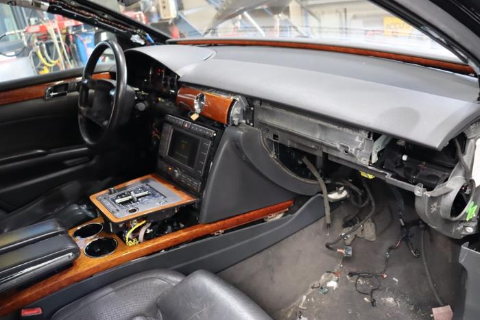 Volkswagen Phaeton 6.0 W12 48V 4Motion Sloopvoertuig (2002, Metallic, Zwart)