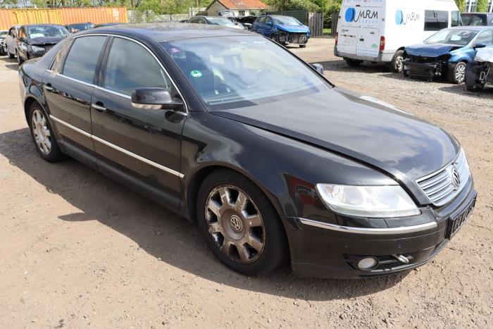 Volkswagen Phaeton 6.0 W12 48V 4Motion Sloopvoertuig (2002, Metallic, Zwart)