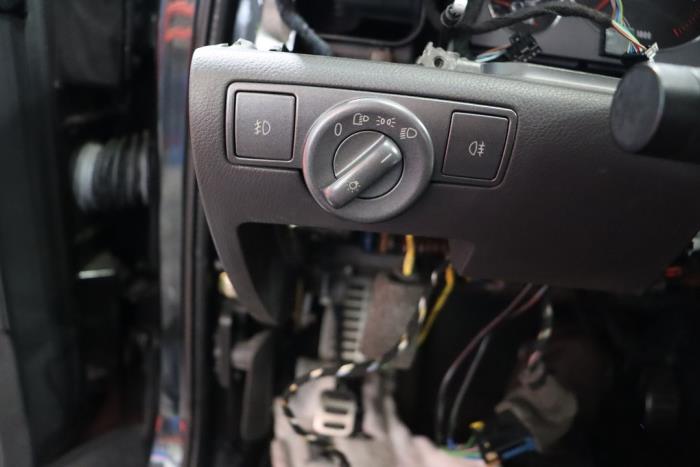 Volkswagen Phaeton 6.0 W12 48V 4Motion Sloopvoertuig (2002, Metallic, Zwart)