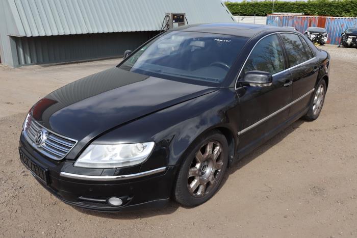 Volkswagen Phaeton 6.0 W12 48V 4Motion Sloopvoertuig (2002, Metallic, Zwart)