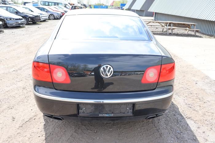 Volkswagen Phaeton 6.0 W12 48V 4Motion Sloopvoertuig (2002, Metallic, Zwart)