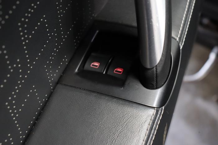 Audi TT 2.5 RS Turbo 20V Quattro Sloopvoertuig (2009, Metallic, Zilvergrijs)