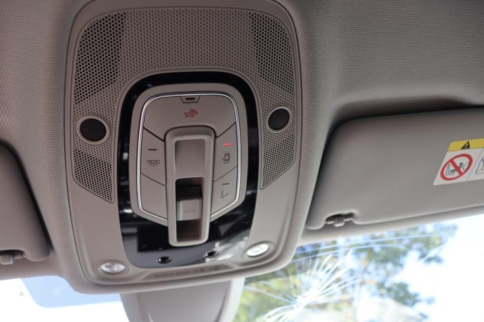 Audi A4 2.0 TDI Ultra 16V Sloopvoertuig (2018, Metallic, Zilvergrijs)