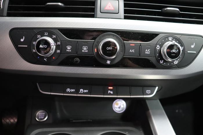 Audi A4 2.0 TDI Ultra 16V Sloopvoertuig (2018, Metallic, Zilvergrijs)