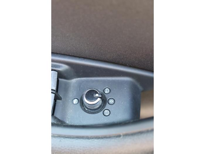 Audi A4 2.0 TDI Ultra 16V Sloopvoertuig (2018, Metallic, Zilvergrijs)