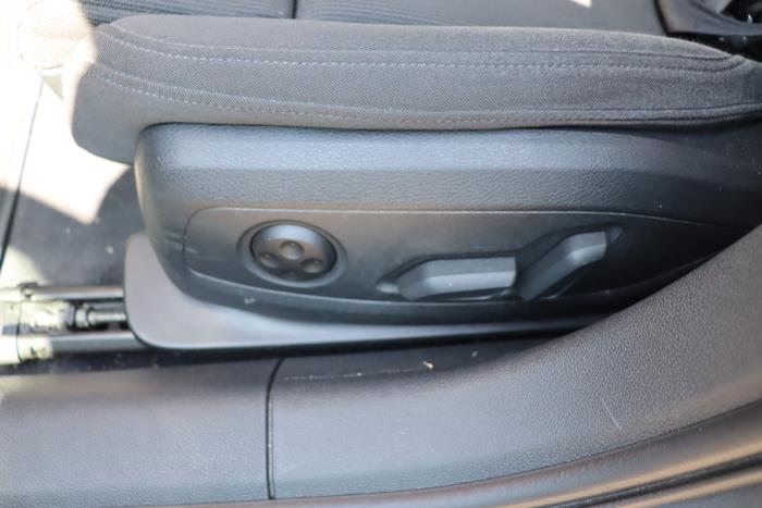 Audi A4 2.0 TDI Ultra 16V Sloopvoertuig (2018, Metallic, Zilvergrijs)