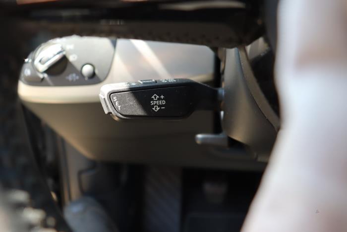 Audi A4 2.0 TDI Ultra 16V Sloopvoertuig (2018, Metallic, Zilvergrijs)