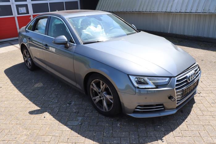 Audi A4 2.0 TDI Ultra 16V Sloopvoertuig (2018, Metallic, Zilvergrijs)