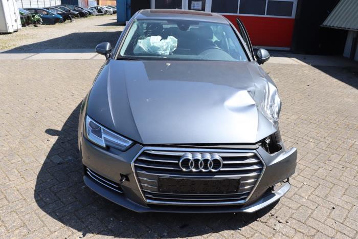 Audi A4 2.0 TDI Ultra 16V Sloopvoertuig (2018, Metallic, Zilvergrijs)