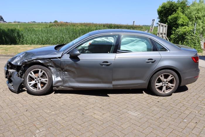 Audi A4 2.0 TDI Ultra 16V Sloopvoertuig (2018, Metallic, Zilvergrijs)